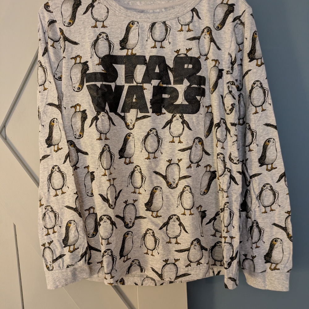 Disney Star Wars Gray Sweatshirt with Penguin Design